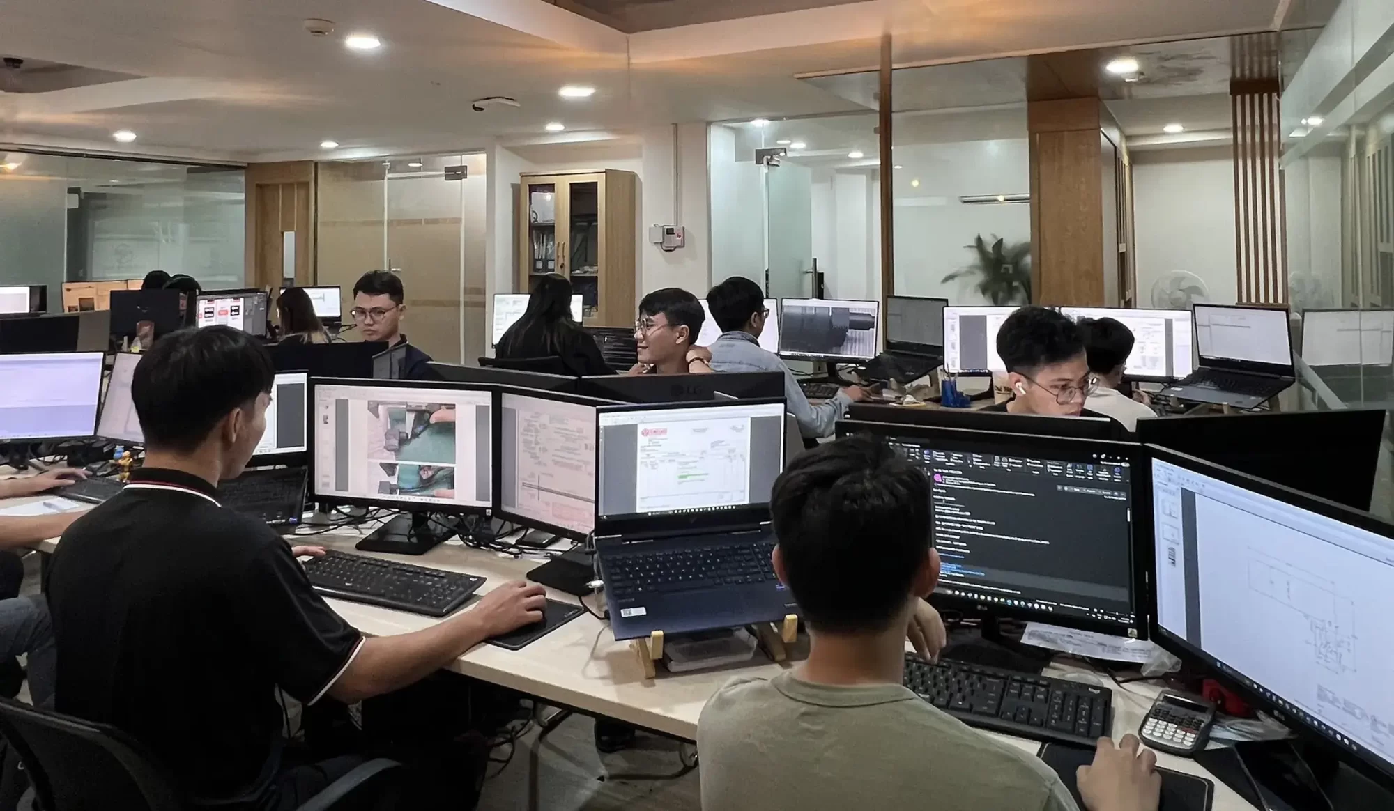 Déménagement du bureau de LR-Tek Viet Nam, à Ho Chi Minh.